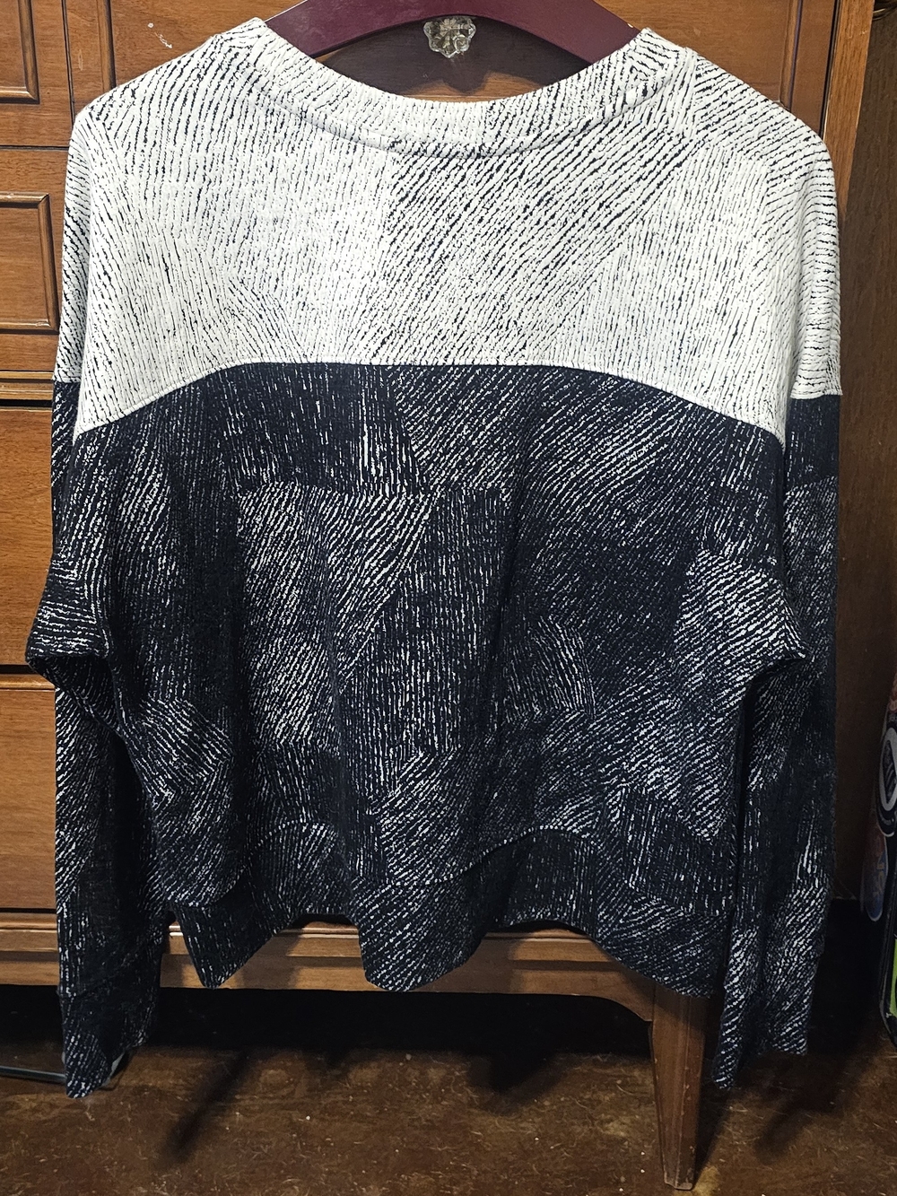 Banana Republic Black and White Textured Crewneck Sweater